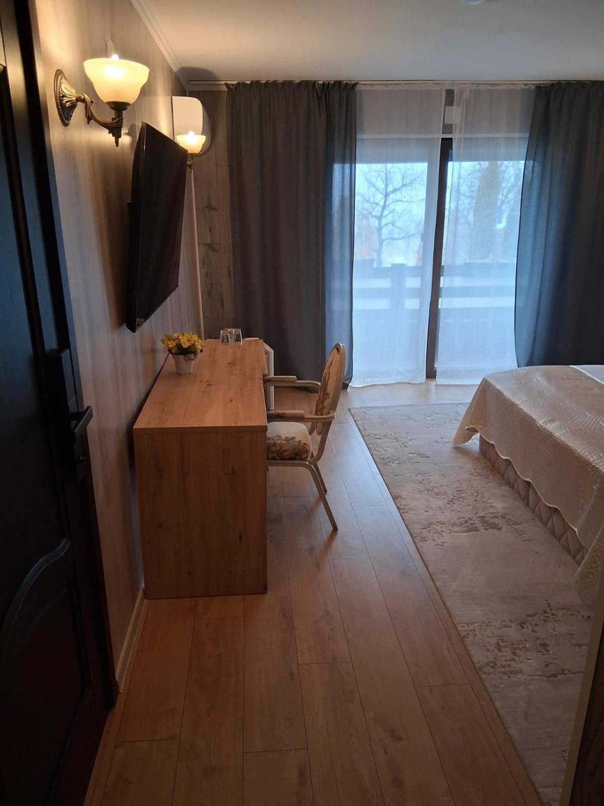 Hanu Lu Mos Opinca Deva Bagian luar foto