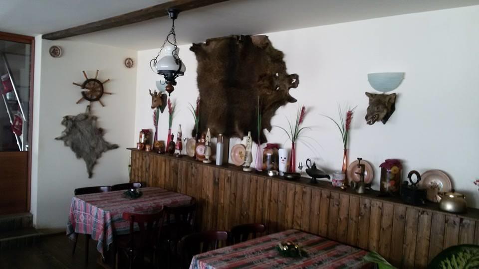 Hanu Lu Mos Opinca Deva Bagian luar foto