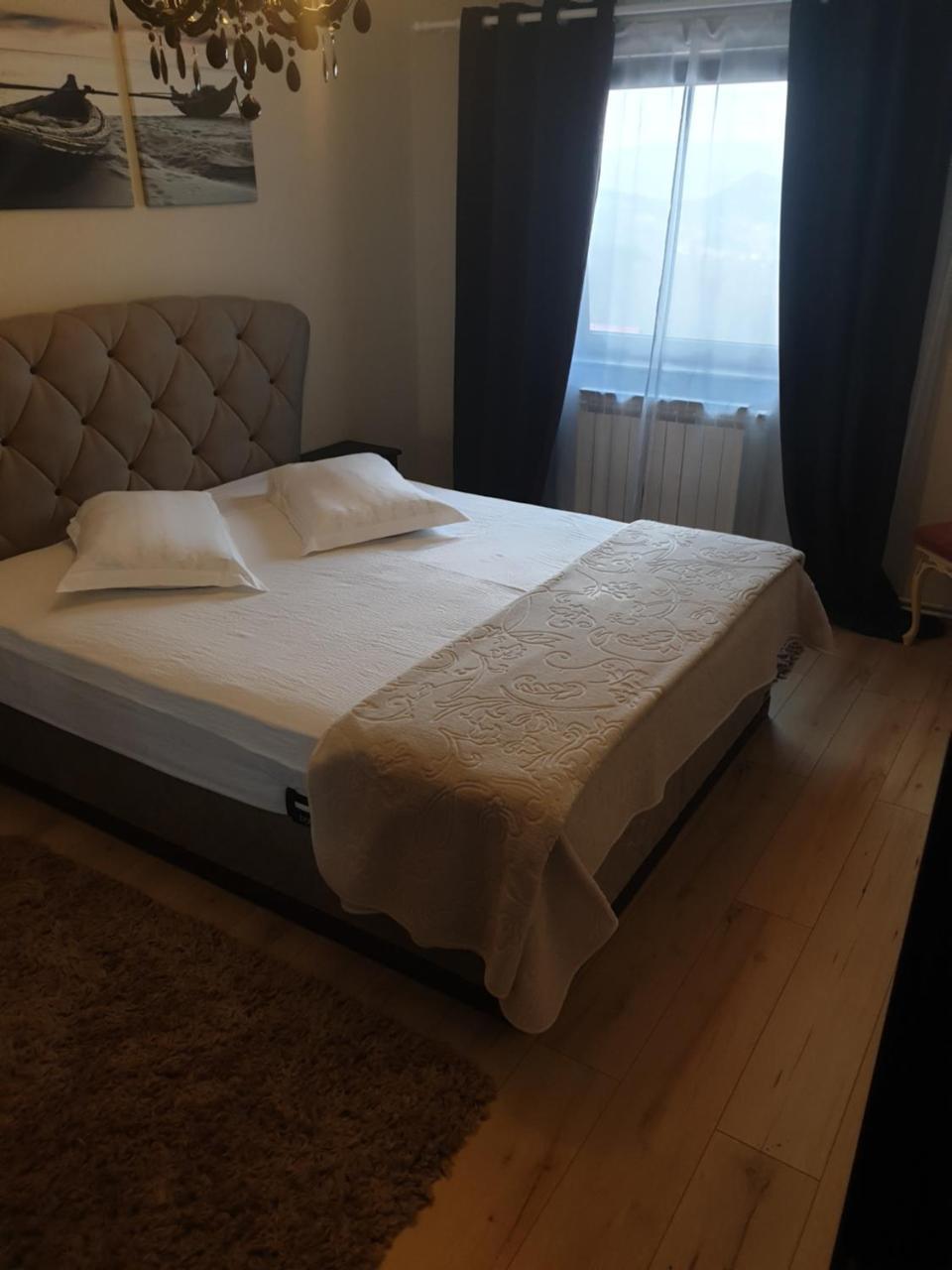 Hanu Lu Mos Opinca Deva Bagian luar foto